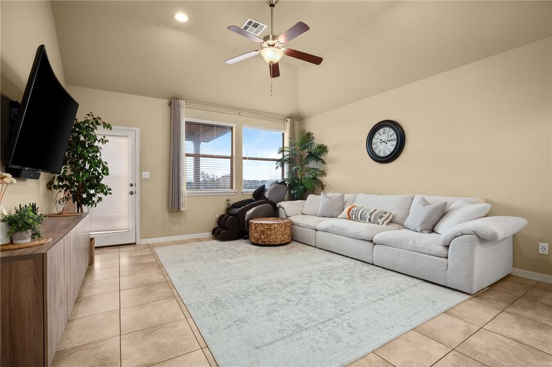 2820 Garnet Ridge Dr, Leander, TX 78641
