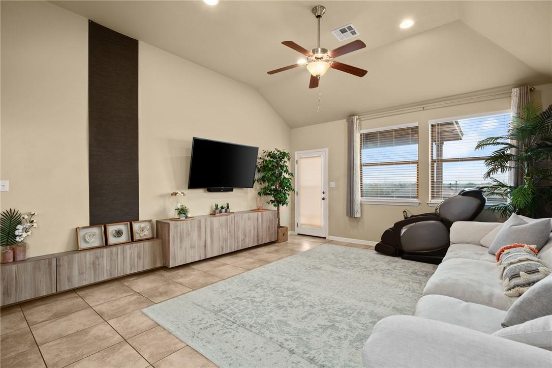 2820 Garnet Ridge Dr, Leander, TX 78641
