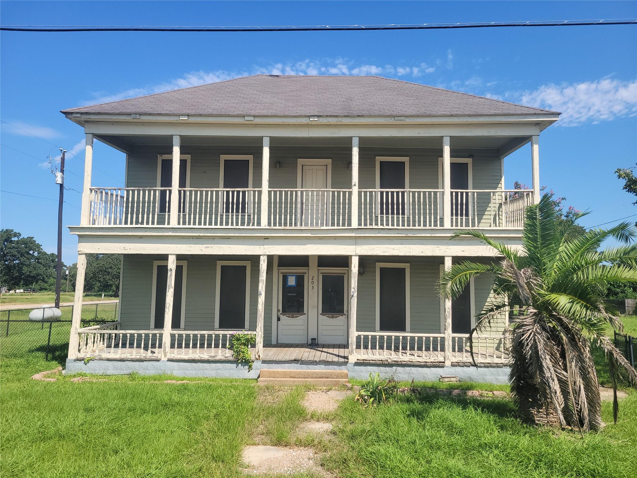 203 Grover St, Ellinger, TX 78938