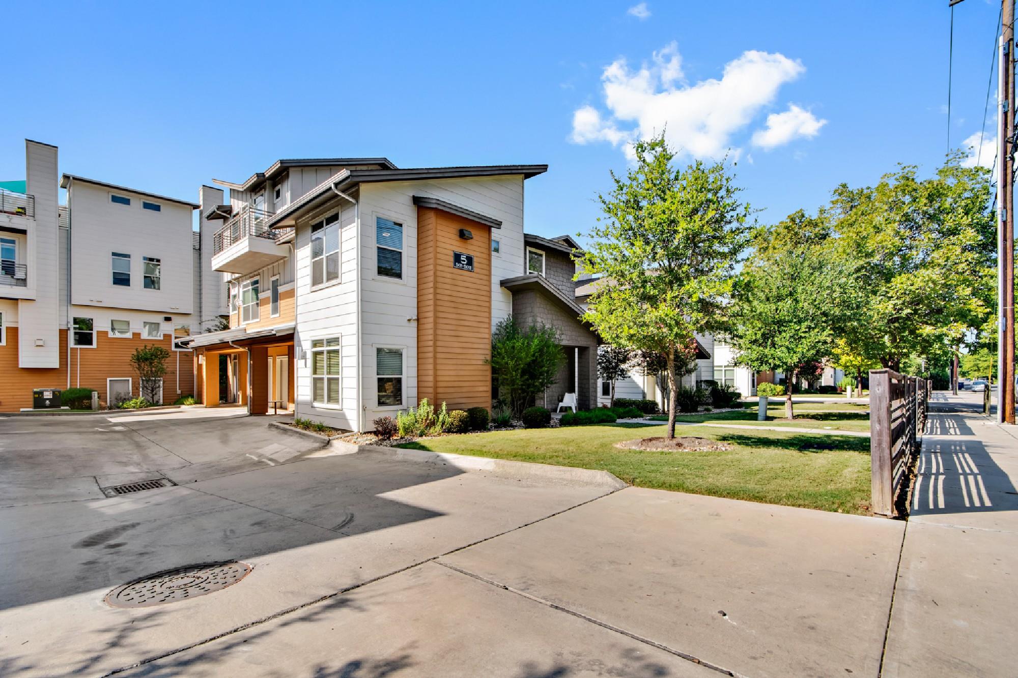 2606 Wilson St # 301, Austin, TX 78704