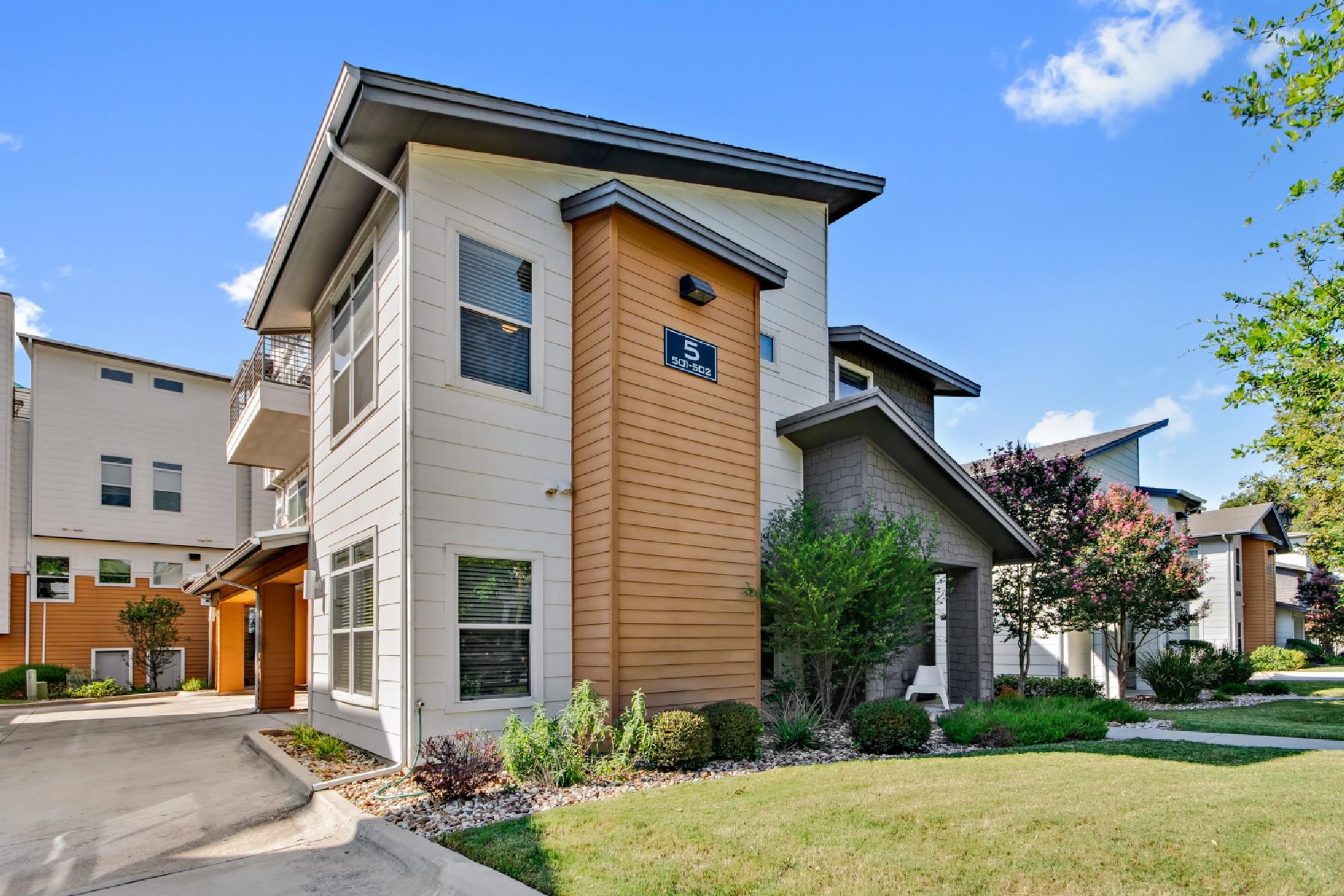 2606 Wilson St # 301, Austin, TX 78704