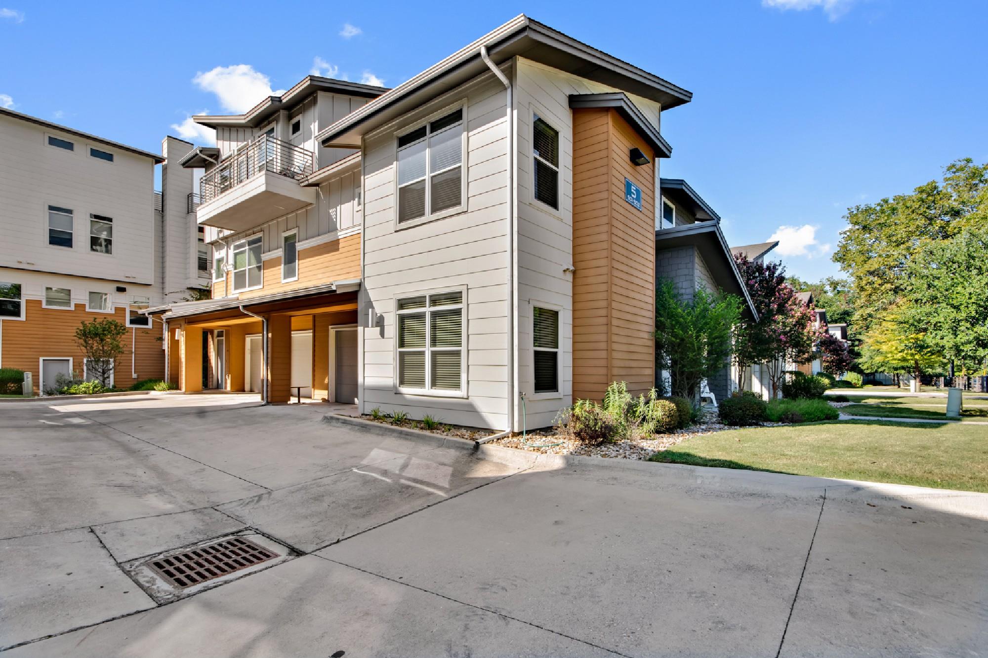 2606 Wilson St # 301, Austin, TX 78704