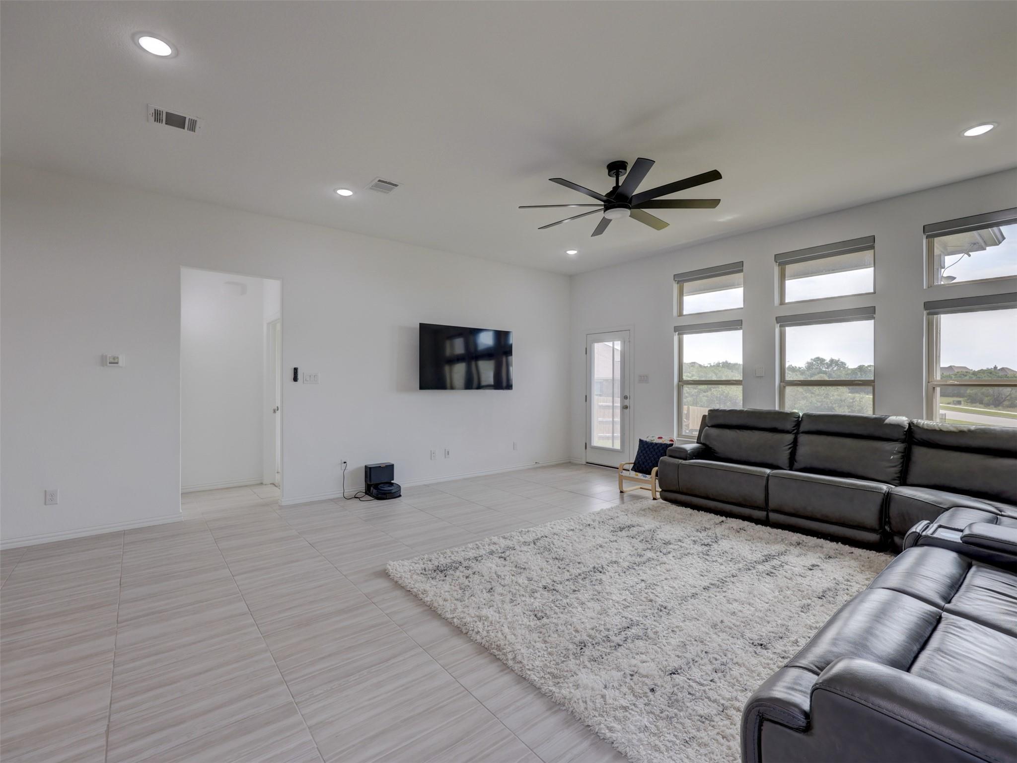 617 Silent Creek Cv, Georgetown, TX 78628