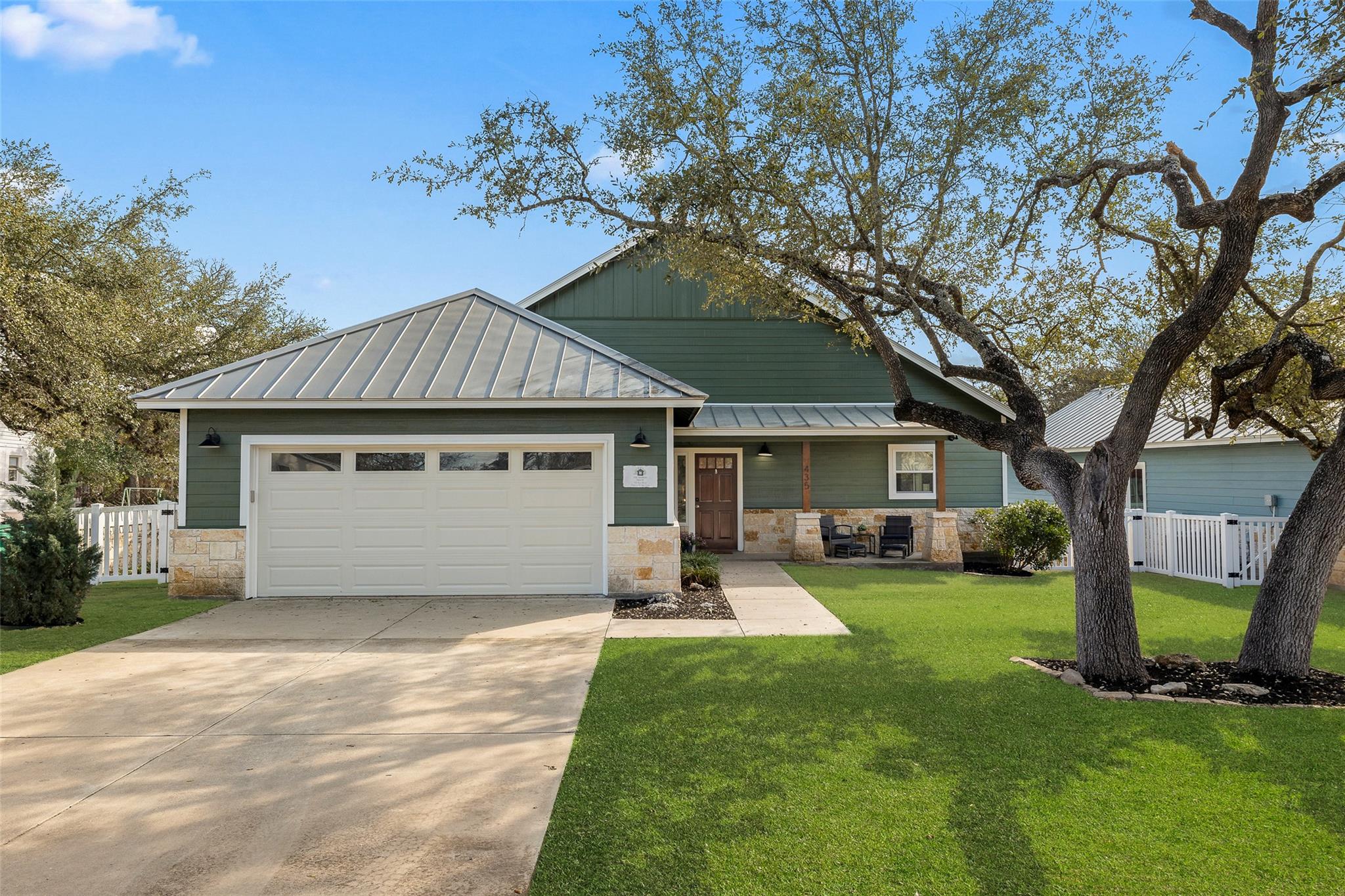 435 Hays St, Dripping Springs, TX 78620