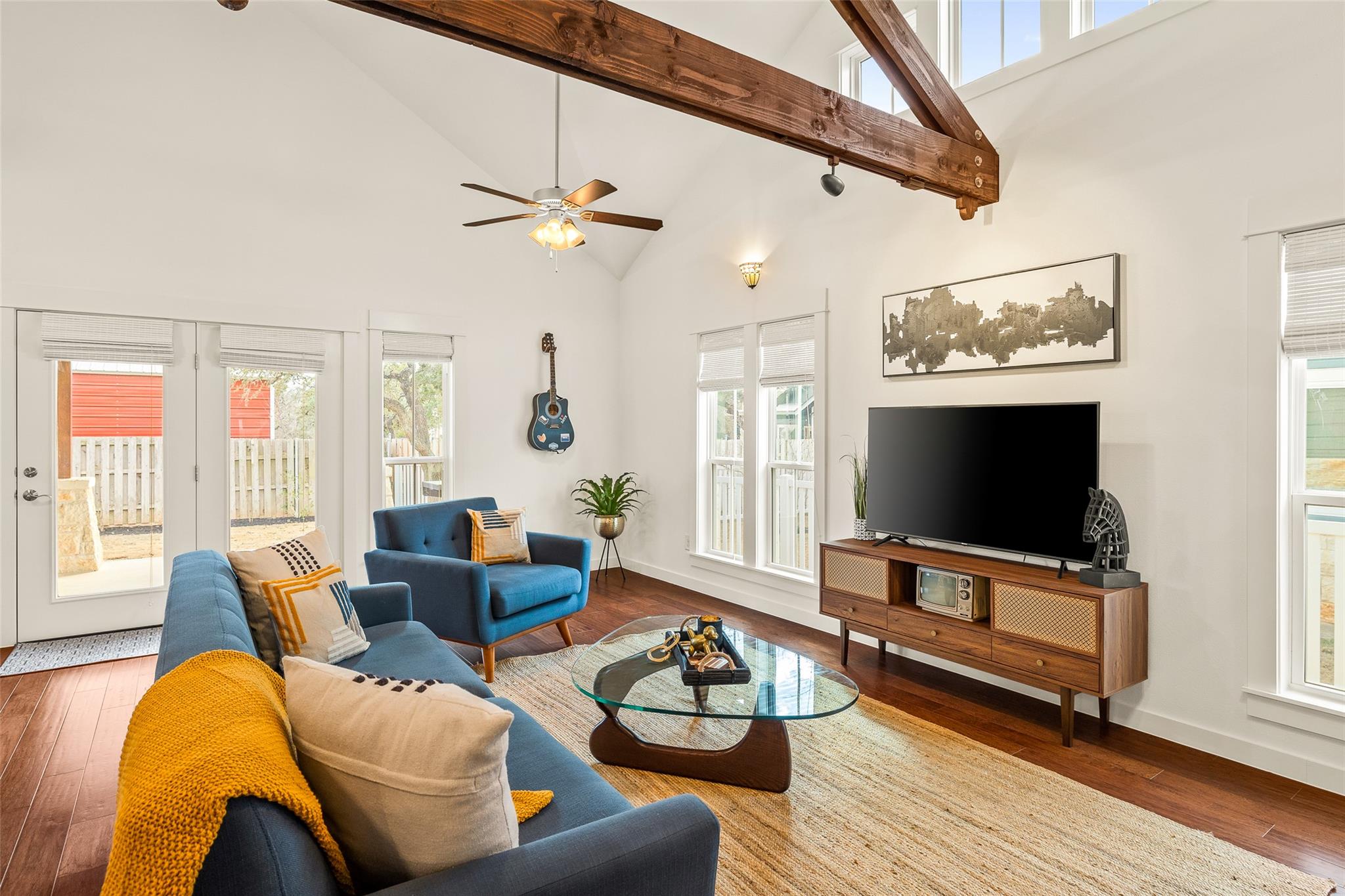 435 Hays St, Dripping Springs, TX 78620