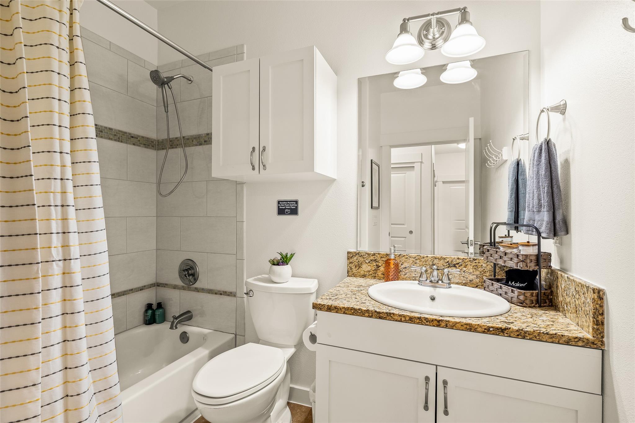 435 Hays St, Dripping Springs, TX 78620