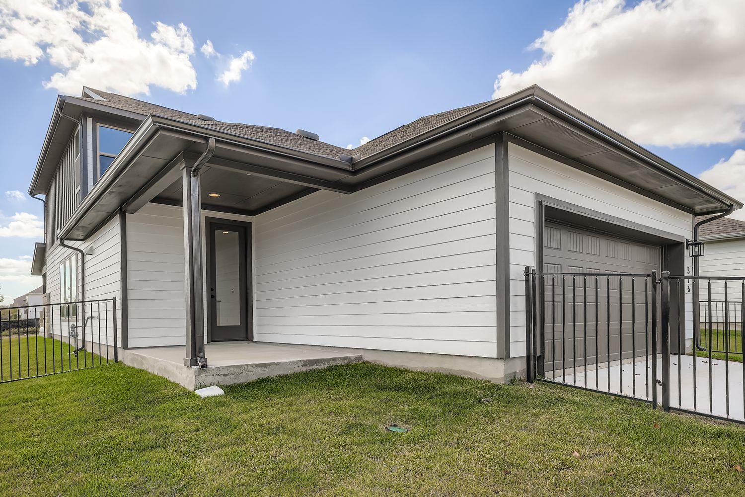 376 Orleanian Dr, Buda, TX 78610