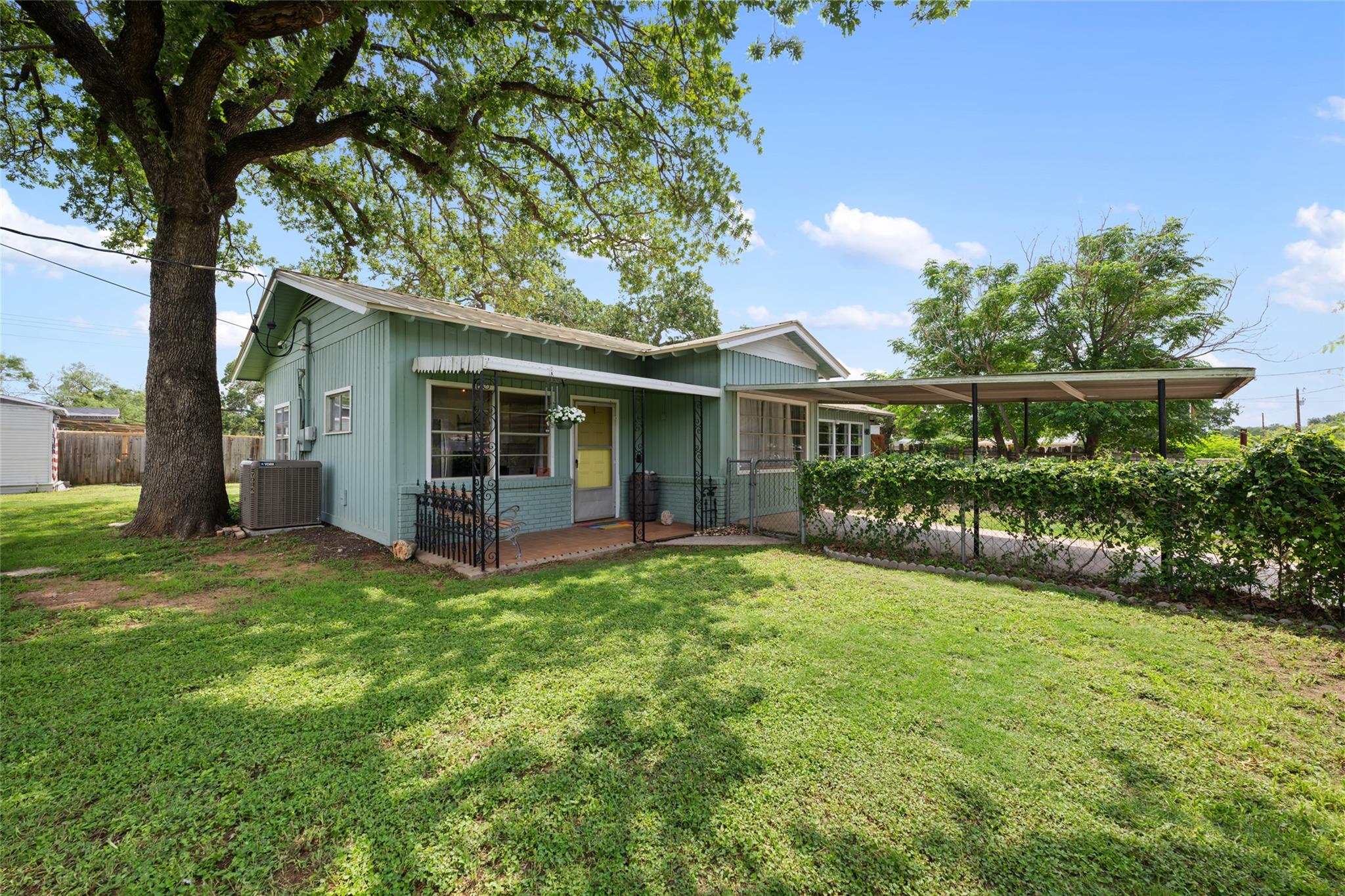 1418 Kingshill Dr, Granite Shoals, TX 78654