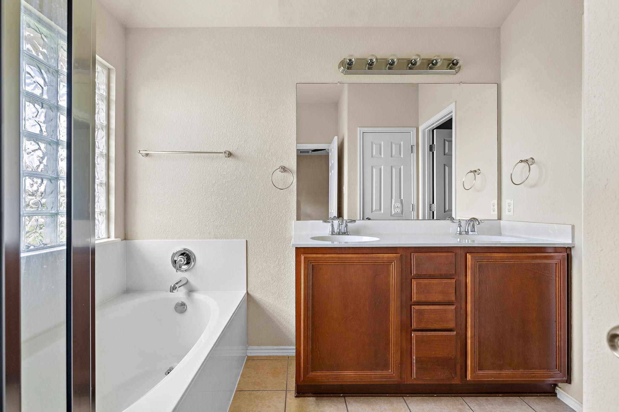 14104 Willow Tank Dr, Austin, TX 78717