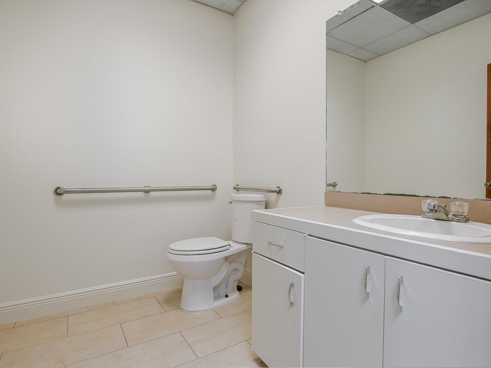 608 W Oltorf St # A, Austin, TX 78704
