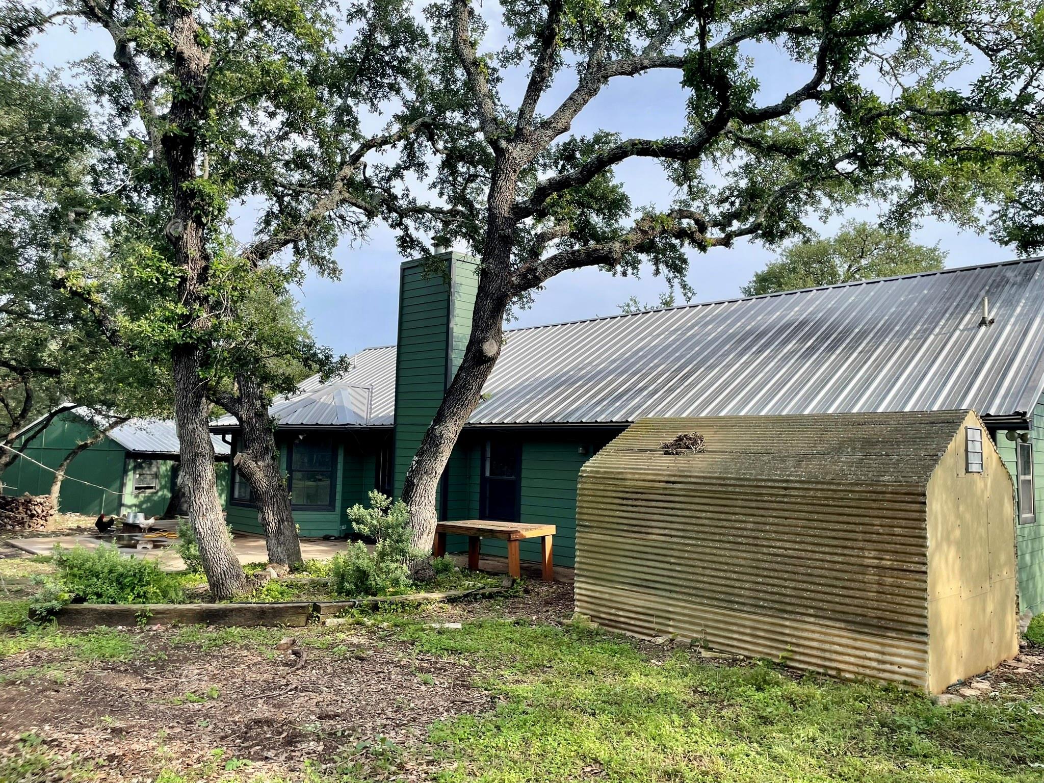 204 E Lakeshore Dr, Dripping Springs, TX 78620
