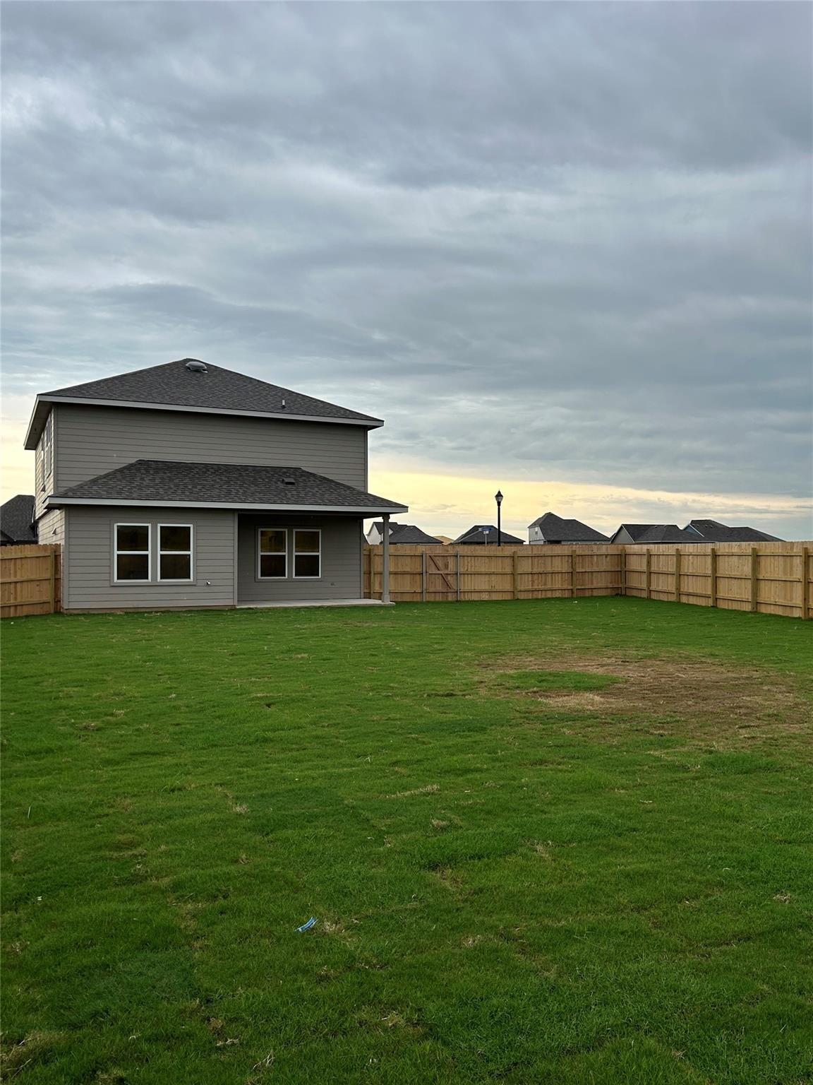 322 Randall Pl, Rockdale, TX 76567