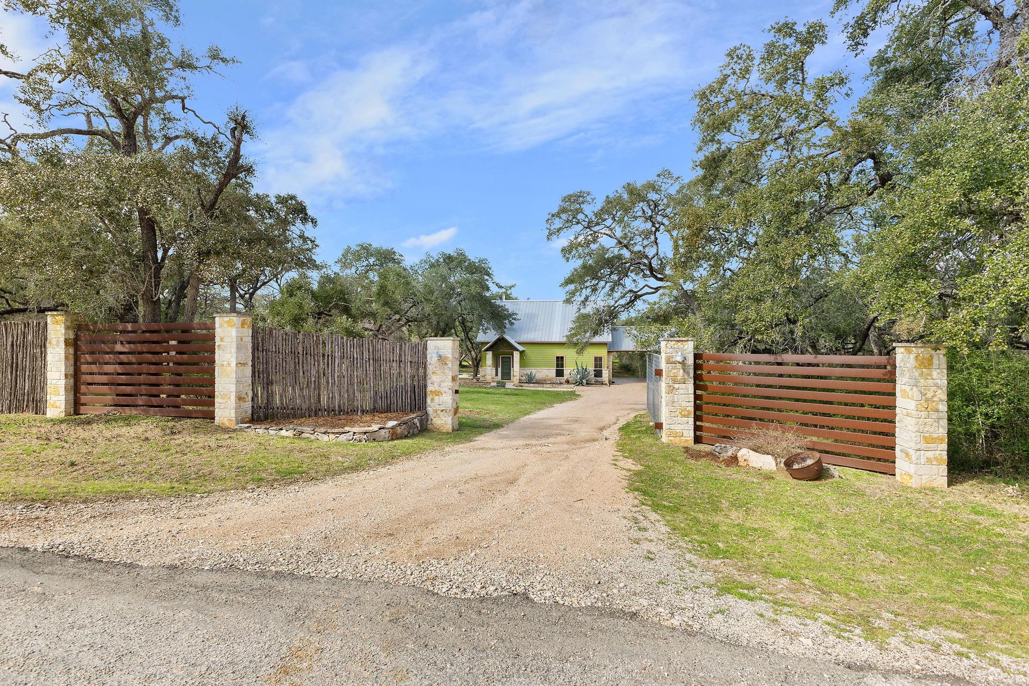 116 Cascade Trl, Wimberley, TX 78666