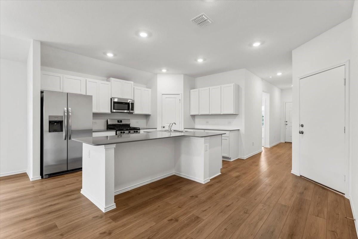 461 Alamito Ave, Kyle, TX 78640