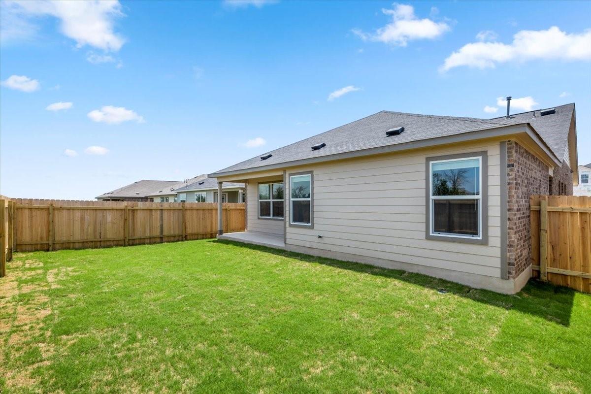 461 Alamito Ave, Kyle, TX 78640