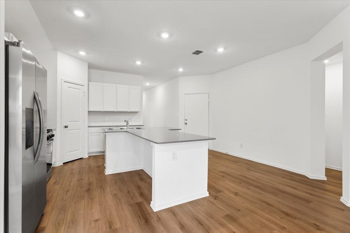 461 Alamito Ave, Kyle, TX 78640