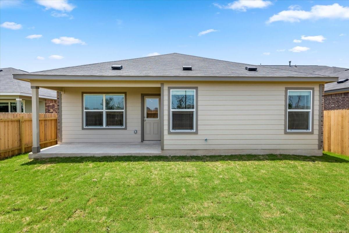 461 Alamito Ave, Kyle, TX 78640