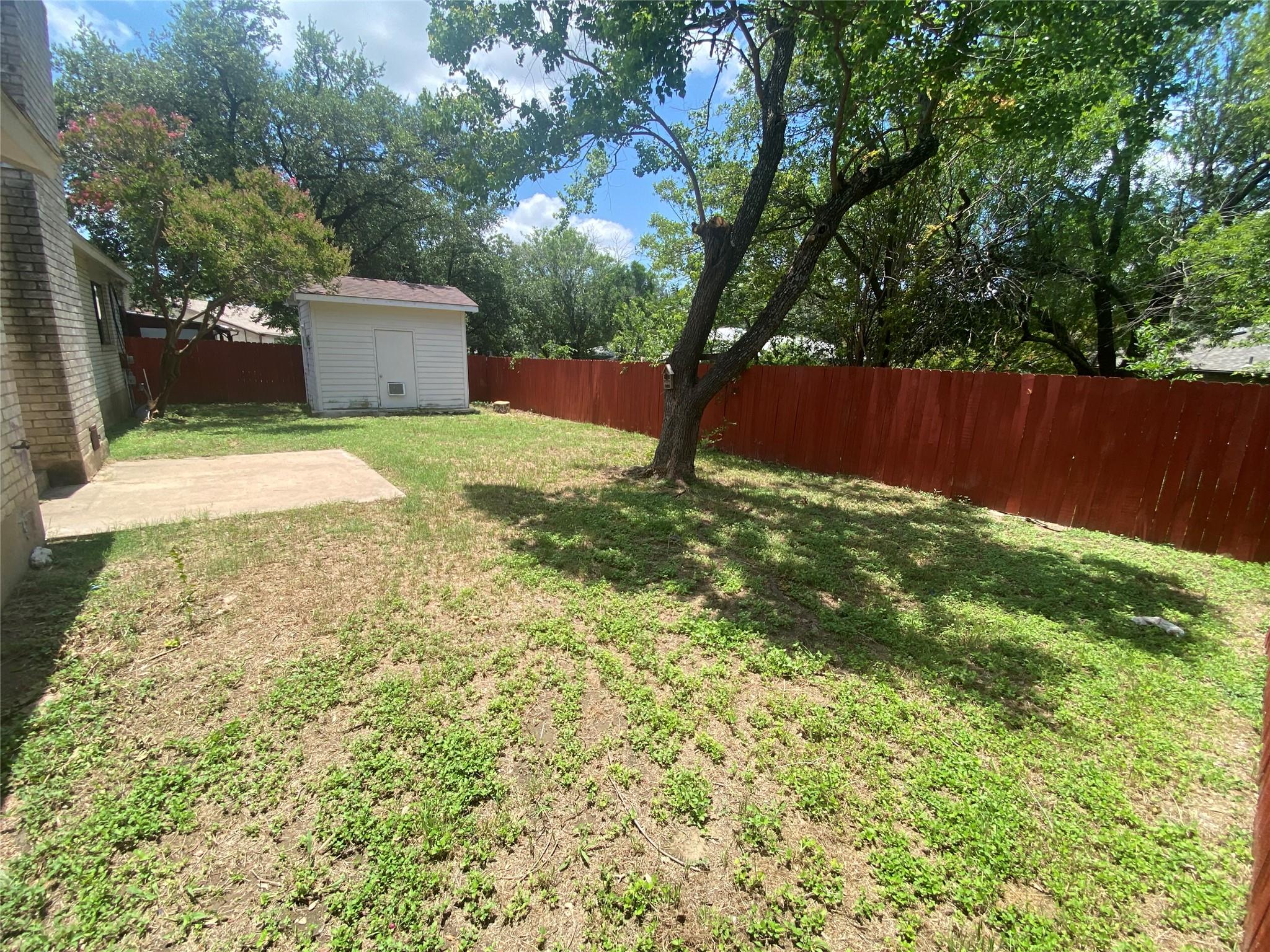 1202 Meadgreen Dr, Austin, TX 78758