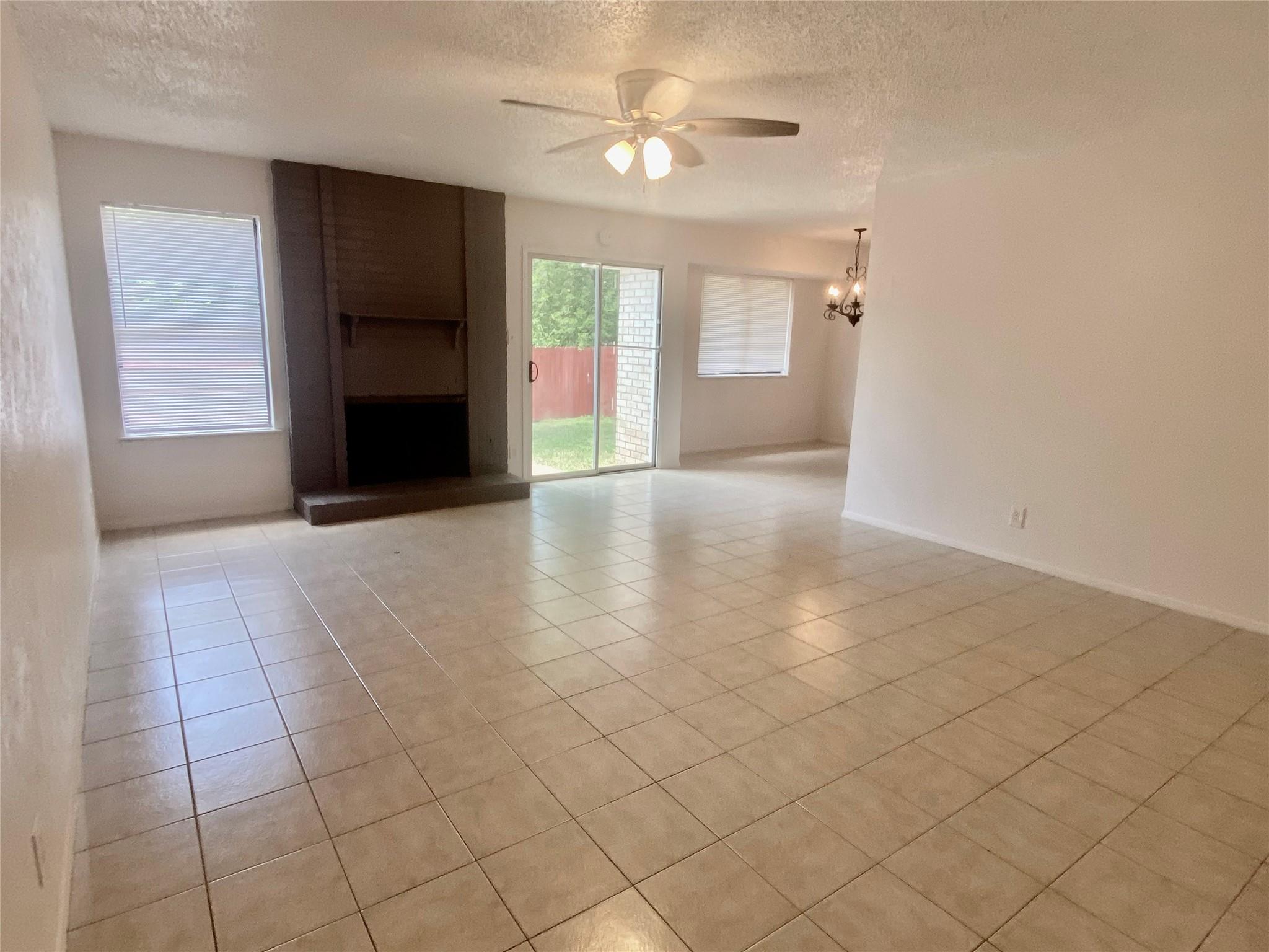 1202 Meadgreen Dr, Austin, TX 78758