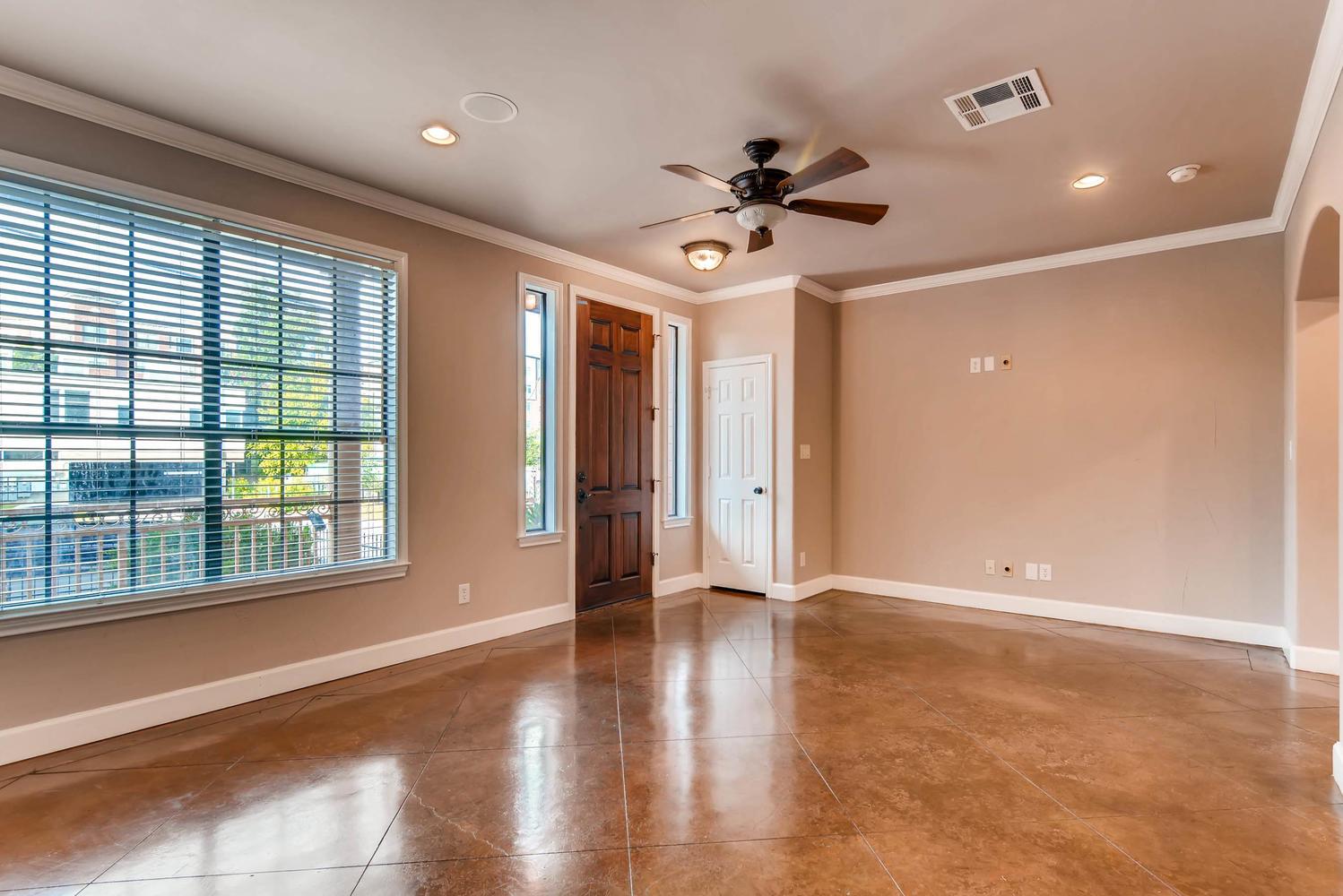 906 Juniper St, Austin, TX 78702