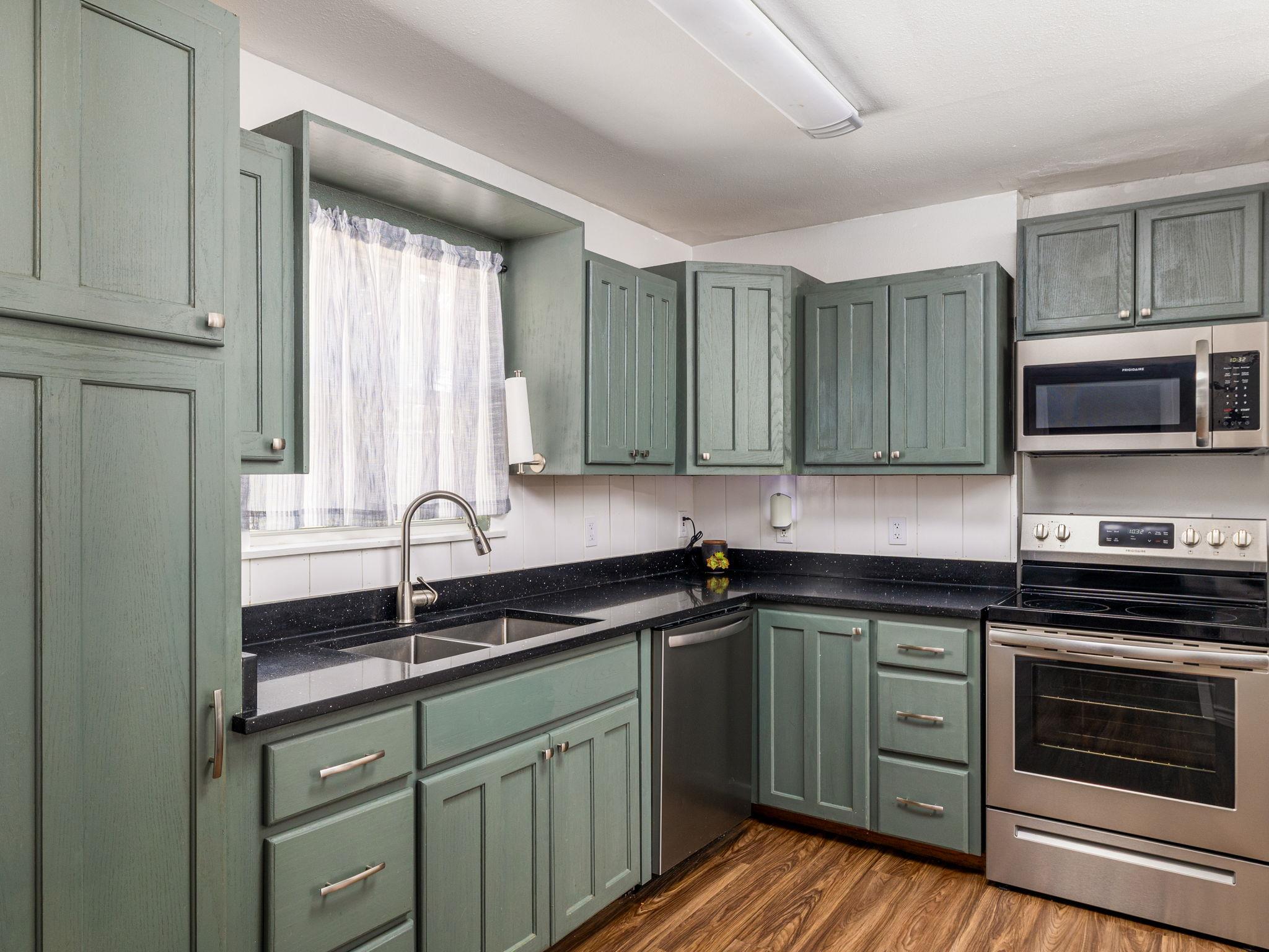 920 Haley Ave, Rockdale, TX 76567