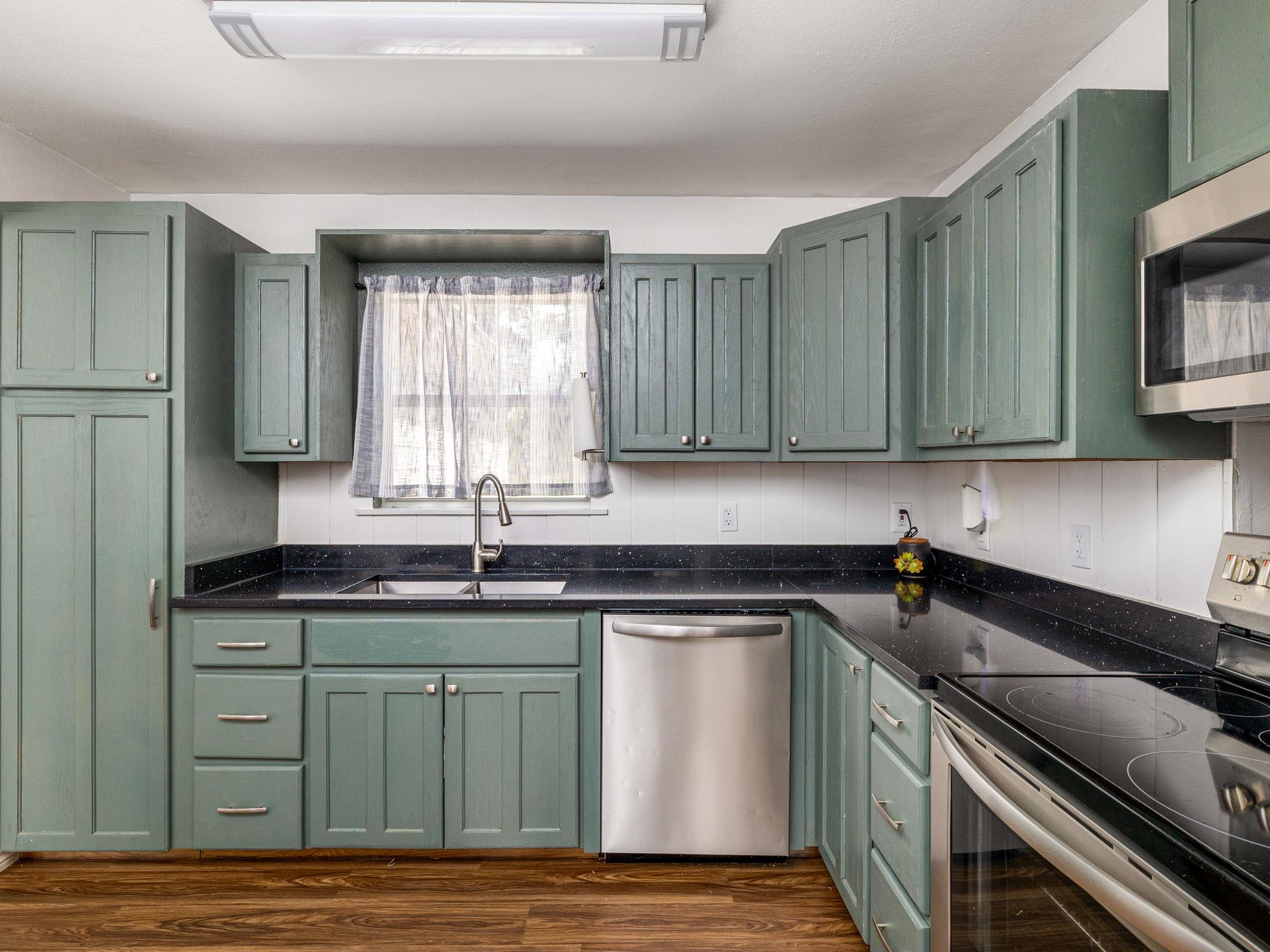 920 Haley Ave, Rockdale, TX 76567