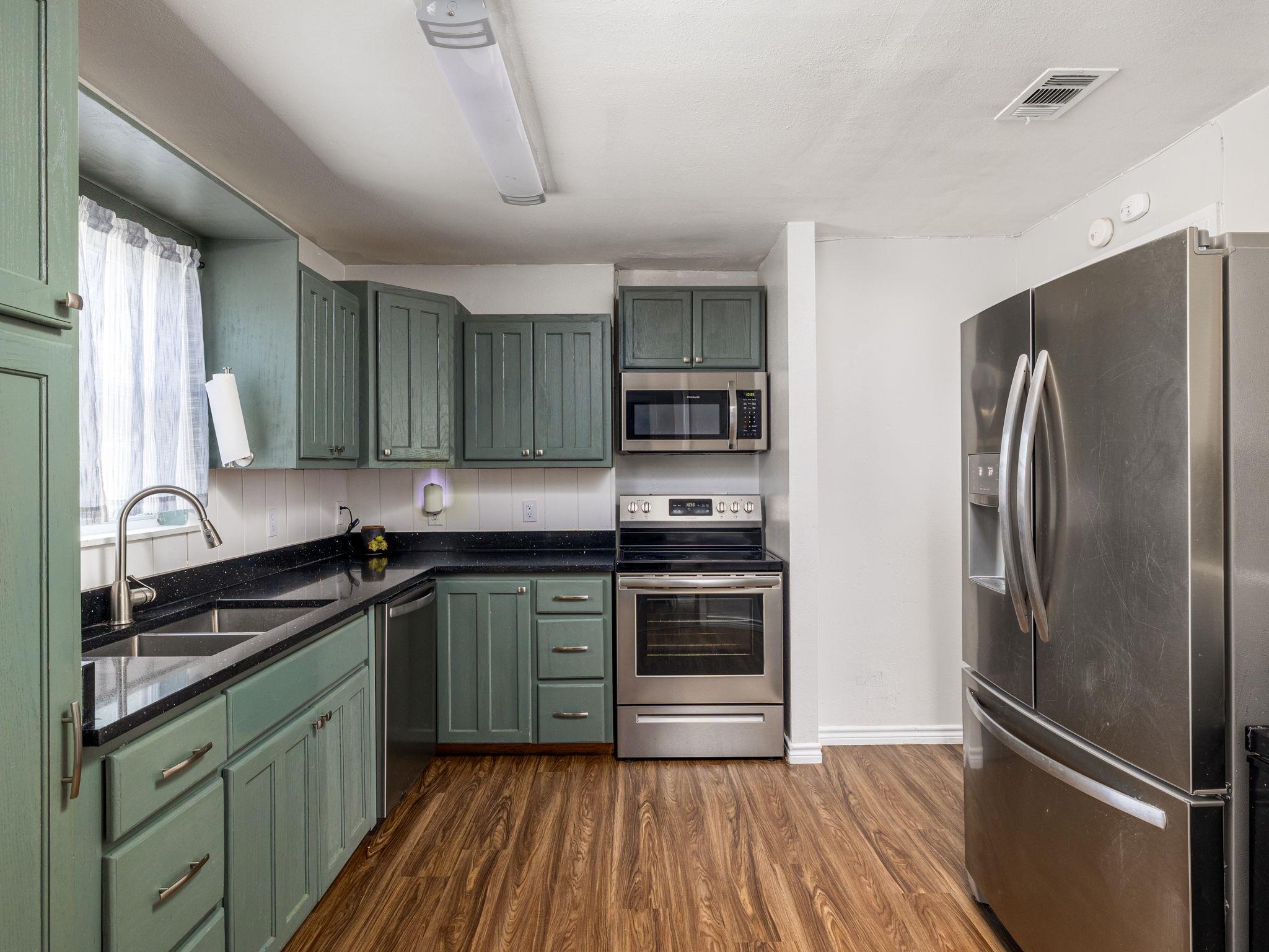 920 Haley Ave, Rockdale, TX 76567