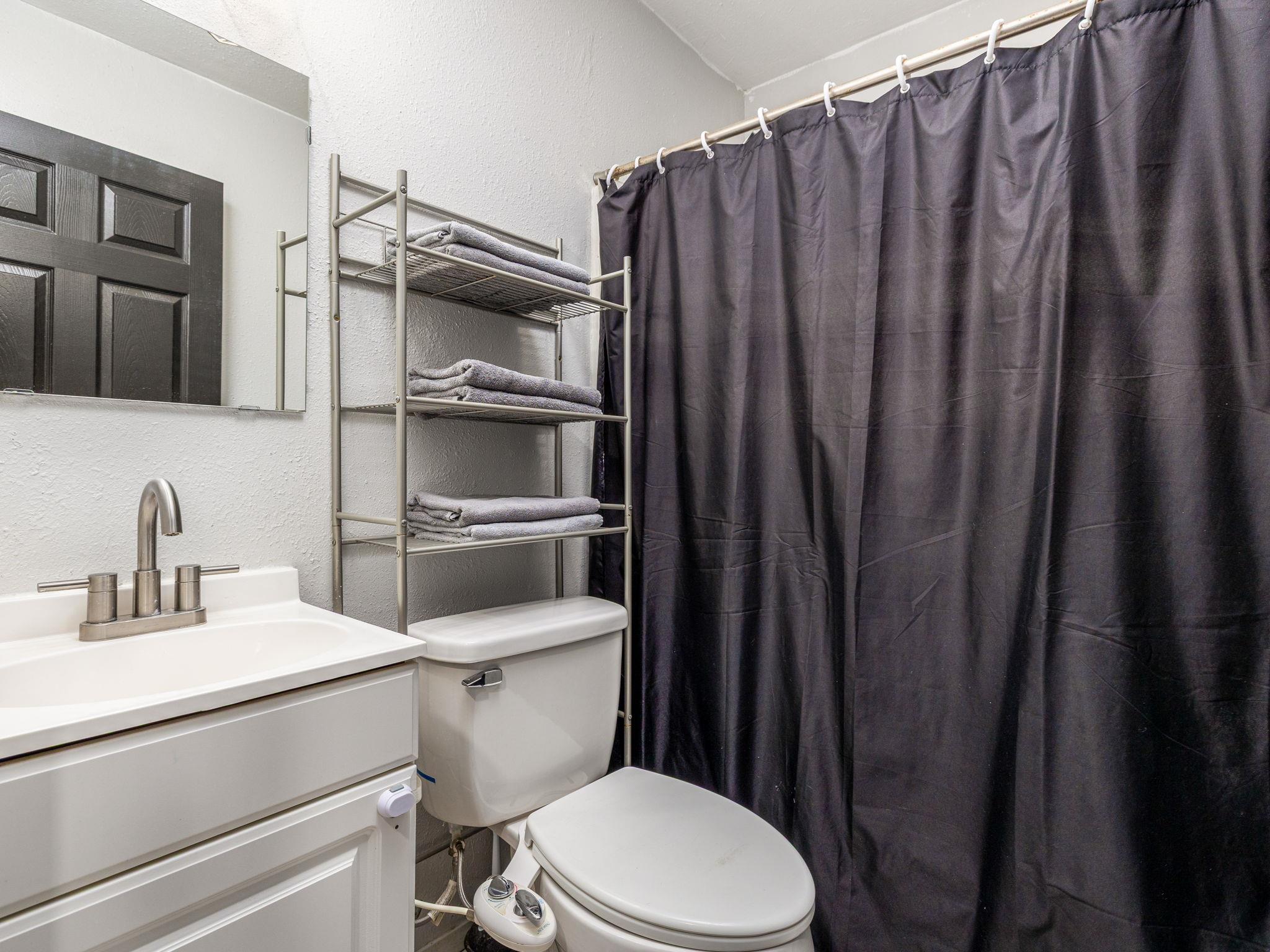 920 Haley Ave, Rockdale, TX 76567