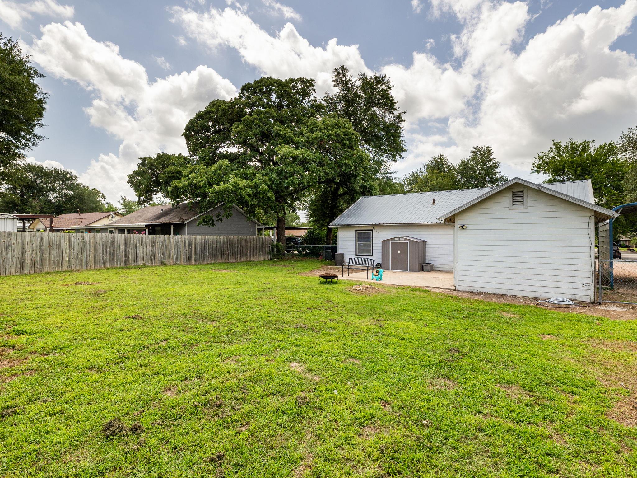 920 Haley Ave, Rockdale, TX 76567