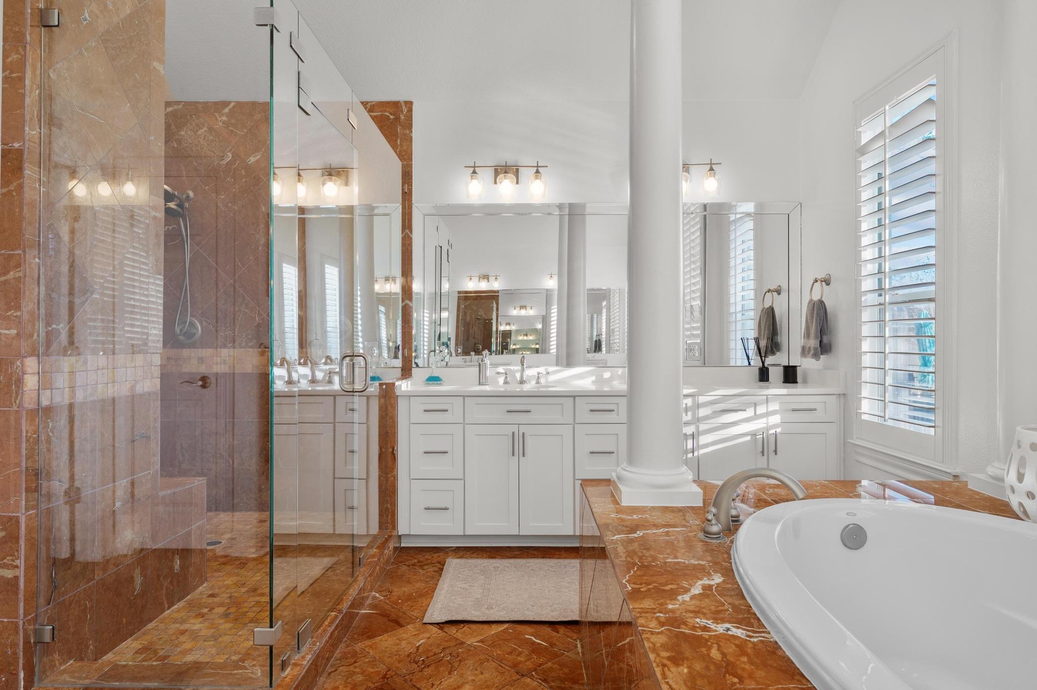 11208 Woodland Hills Trl, Austin, TX 78732