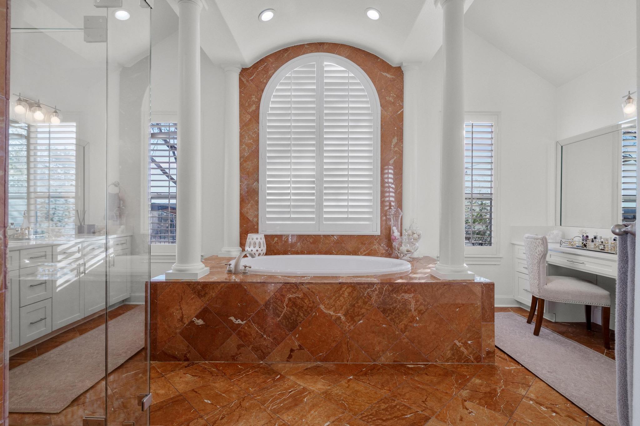 11208 Woodland Hills Trl, Austin, TX 78732