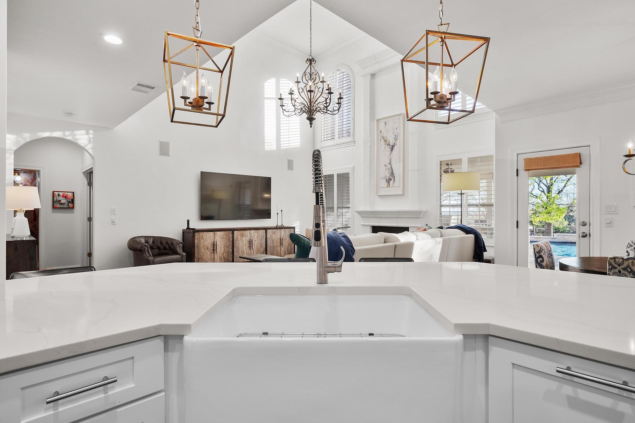 11208 Woodland Hills Trl, Austin, TX 78732