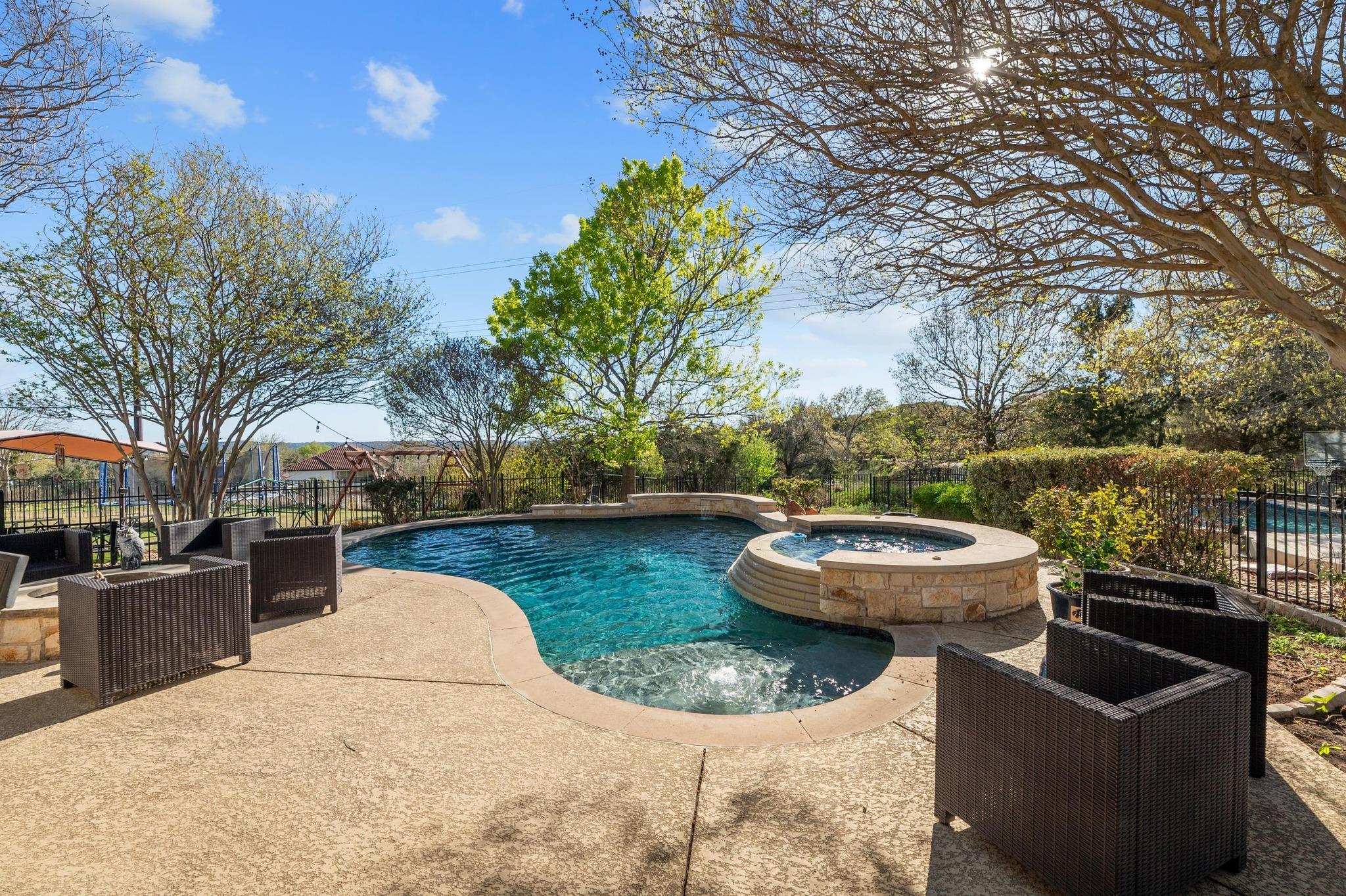 11208 Woodland Hills Trl, Austin, TX 78732