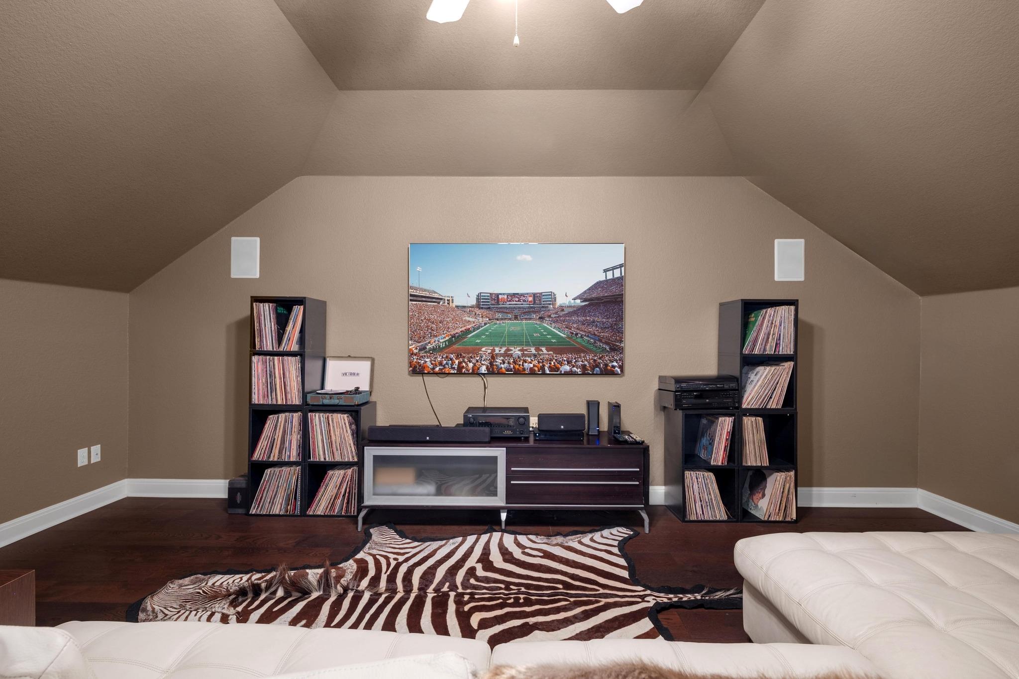 11208 Woodland Hills Trl, Austin, TX 78732
