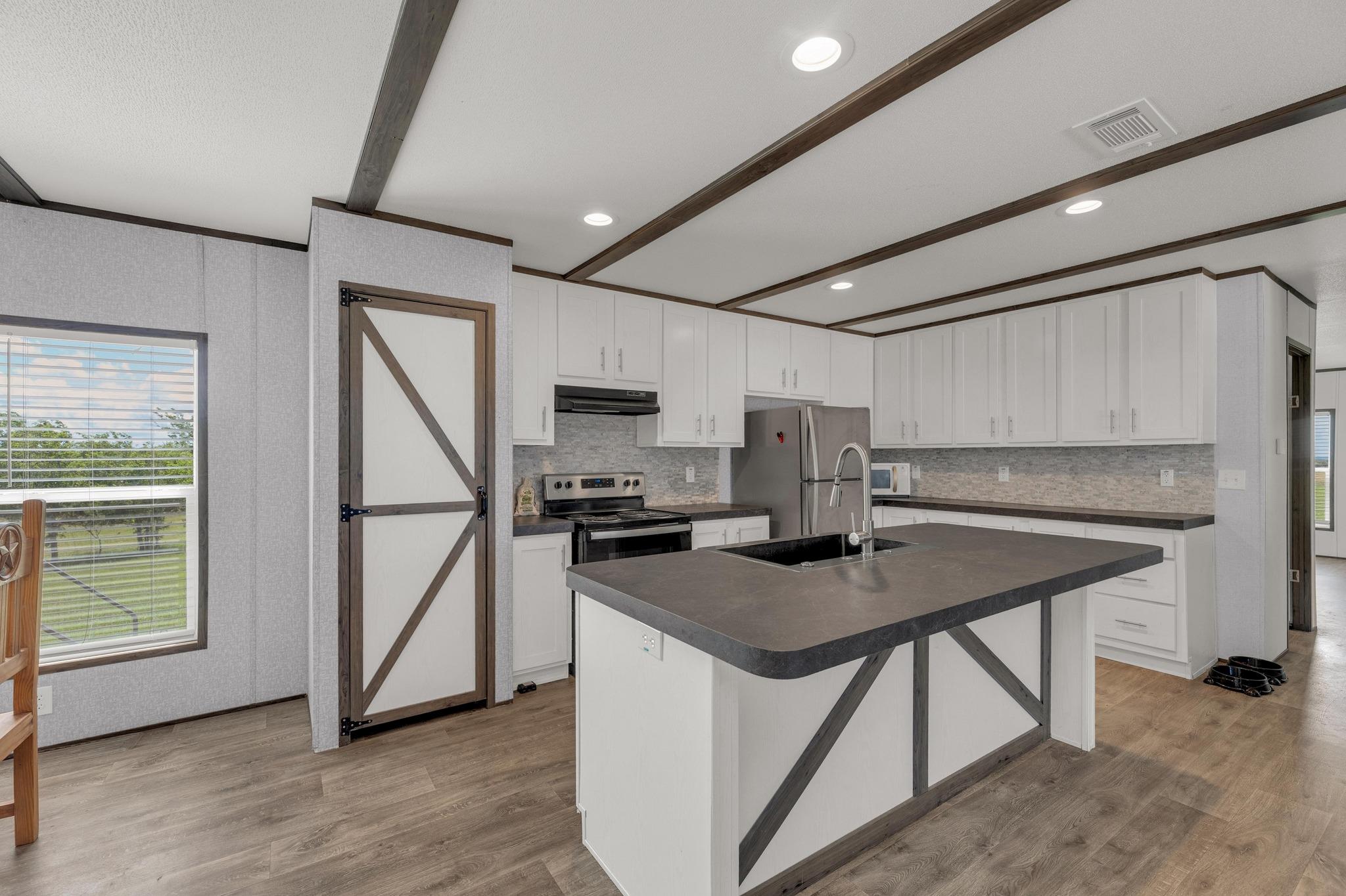 3739 S Fm 2184, Rogers, TX 76569