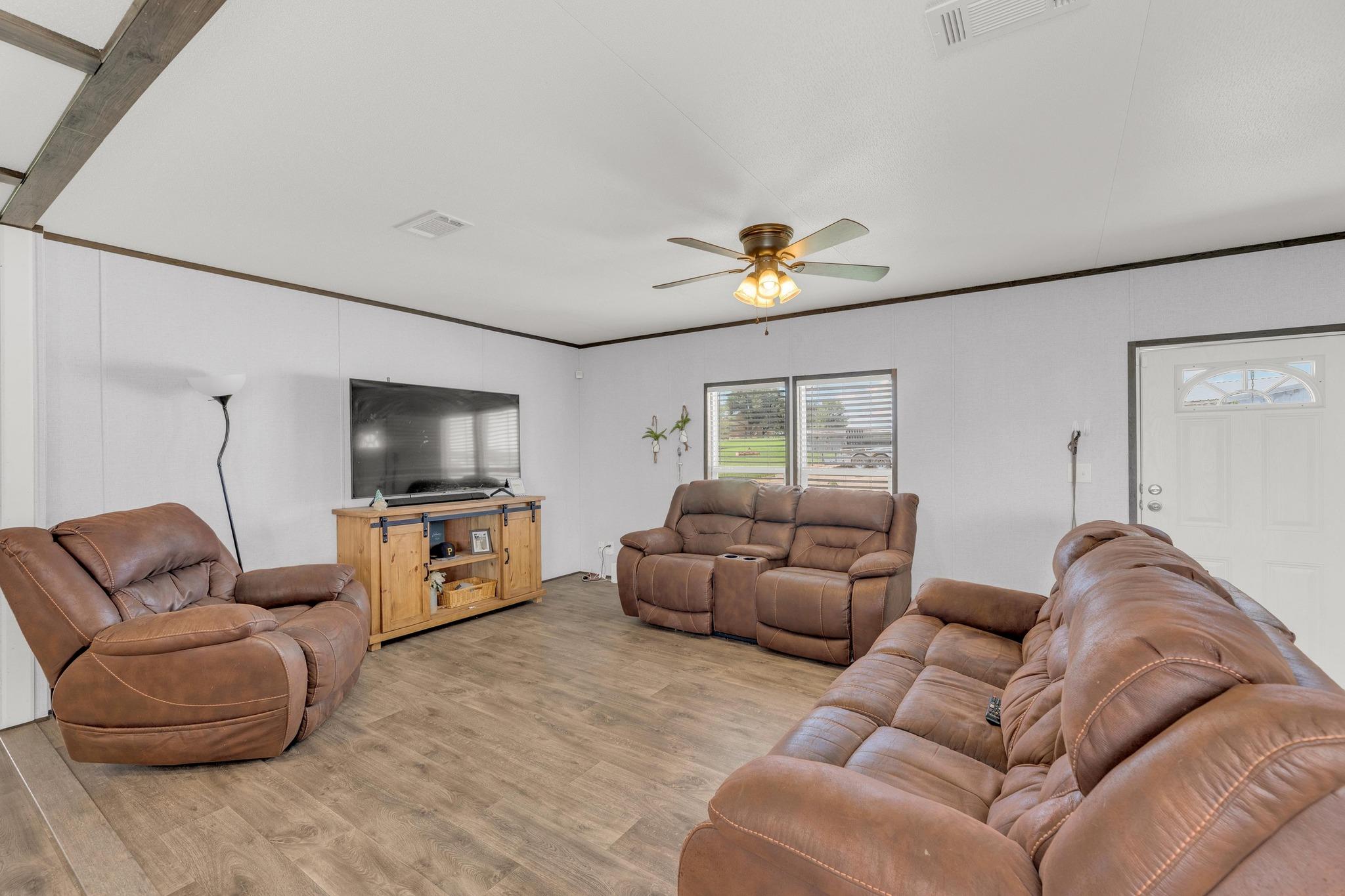 3739 S Fm 2184, Rogers, TX 76569