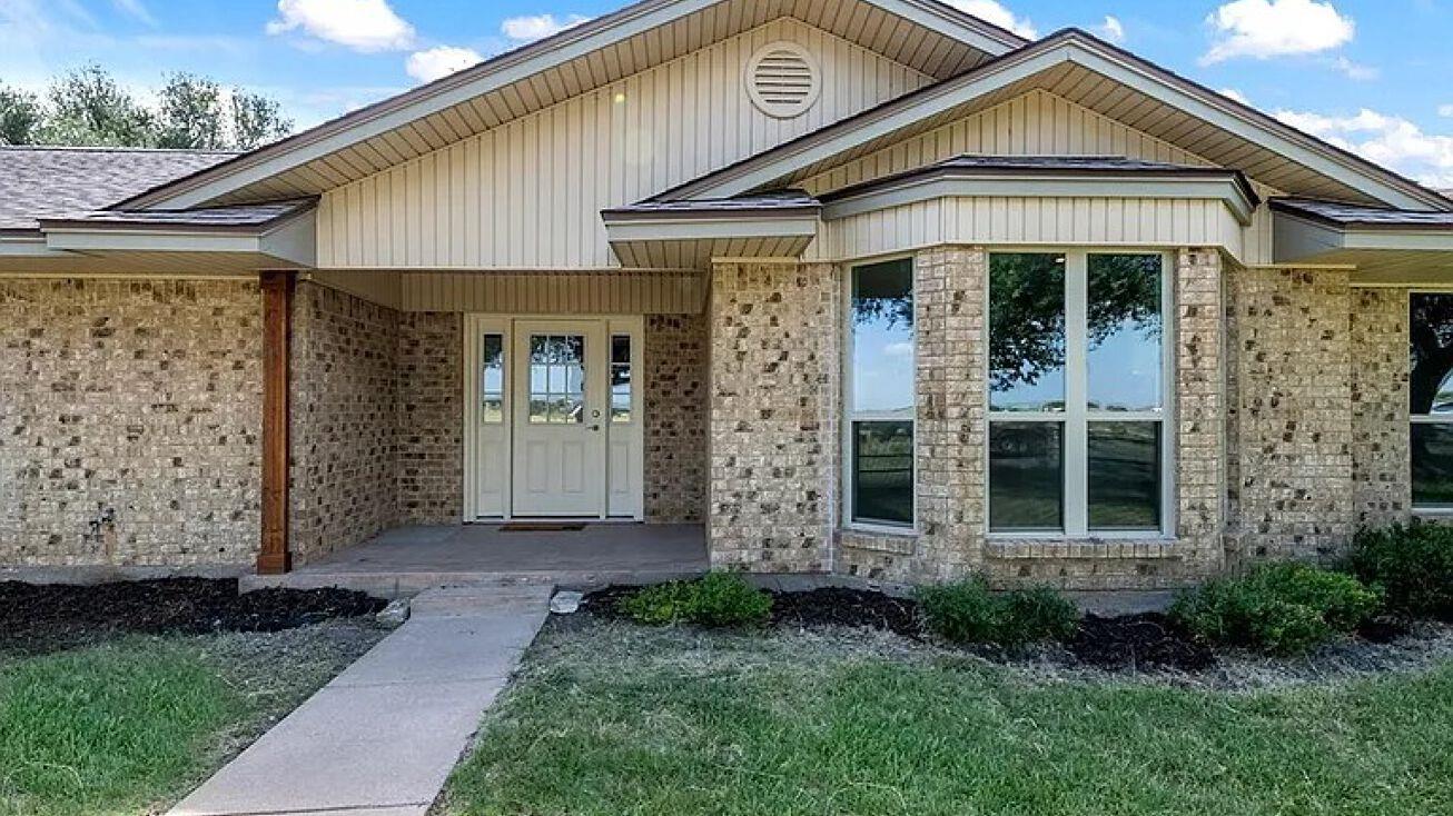 3739 S Fm 2184, Rogers, TX 76569
