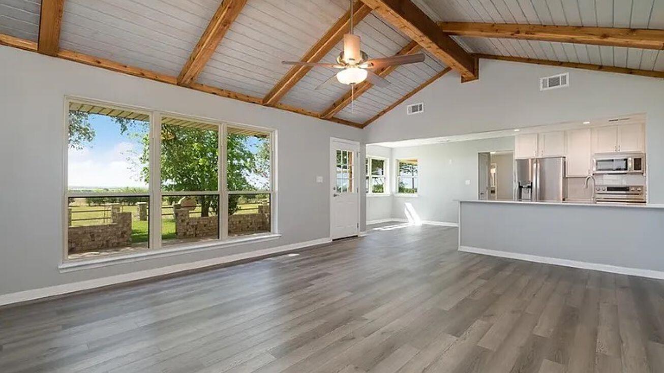 3739 S Fm 2184, Rogers, TX 76569