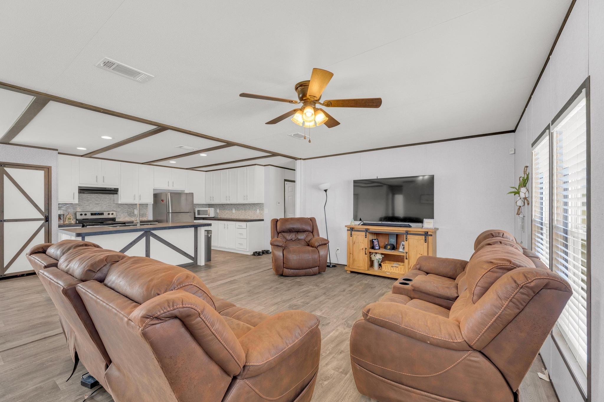 3739 S Fm 2184, Rogers, TX 76569