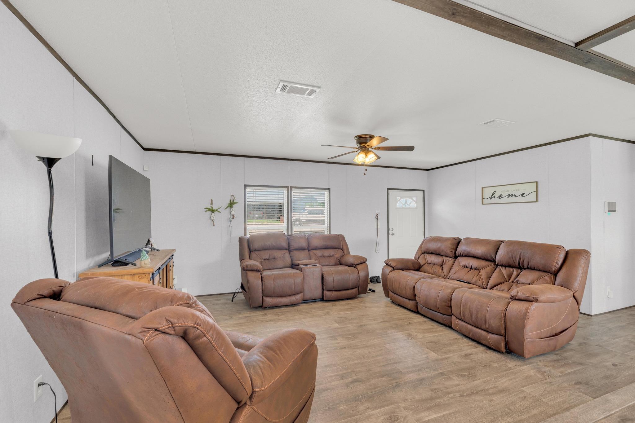 3739 S Fm 2184, Rogers, TX 76569