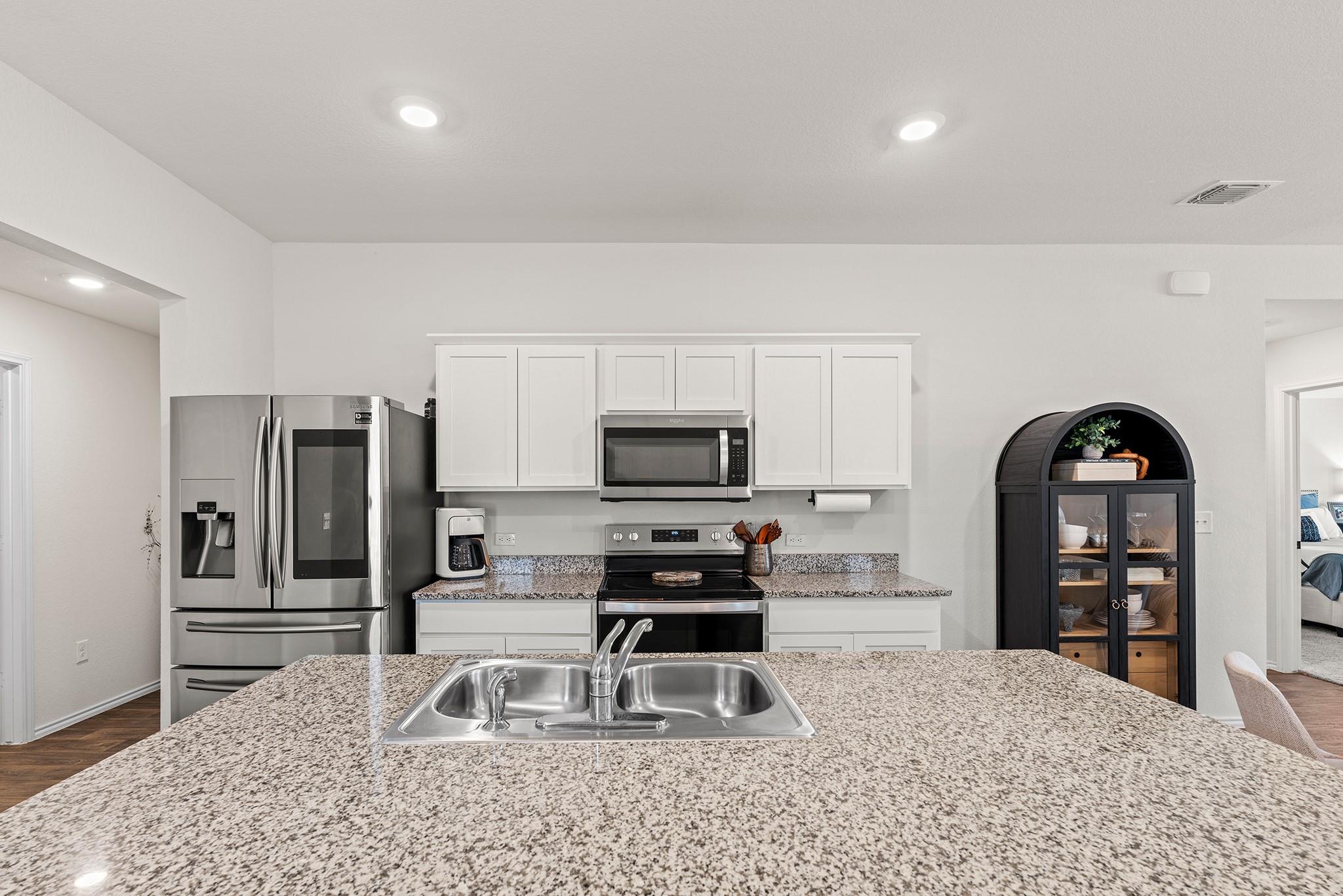 11817 Rush Ln, Elgin, TX 78621