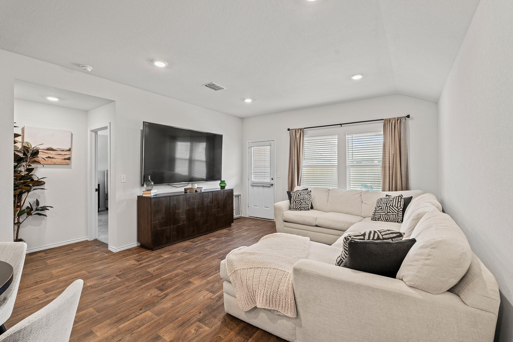 11817 Rush Ln, Elgin, TX 78621