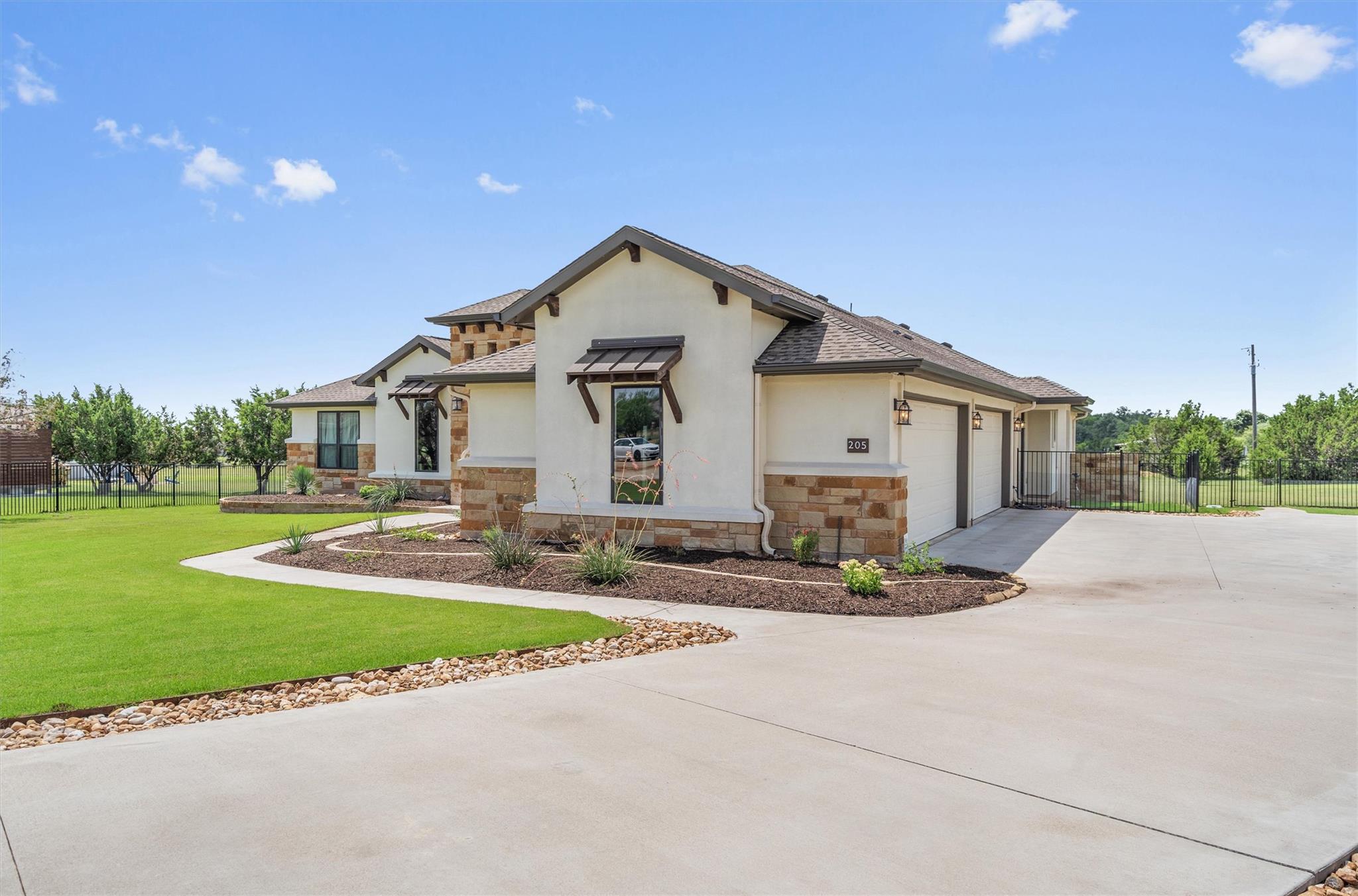 205 Honey Locust Cv, Leander, TX 78641
