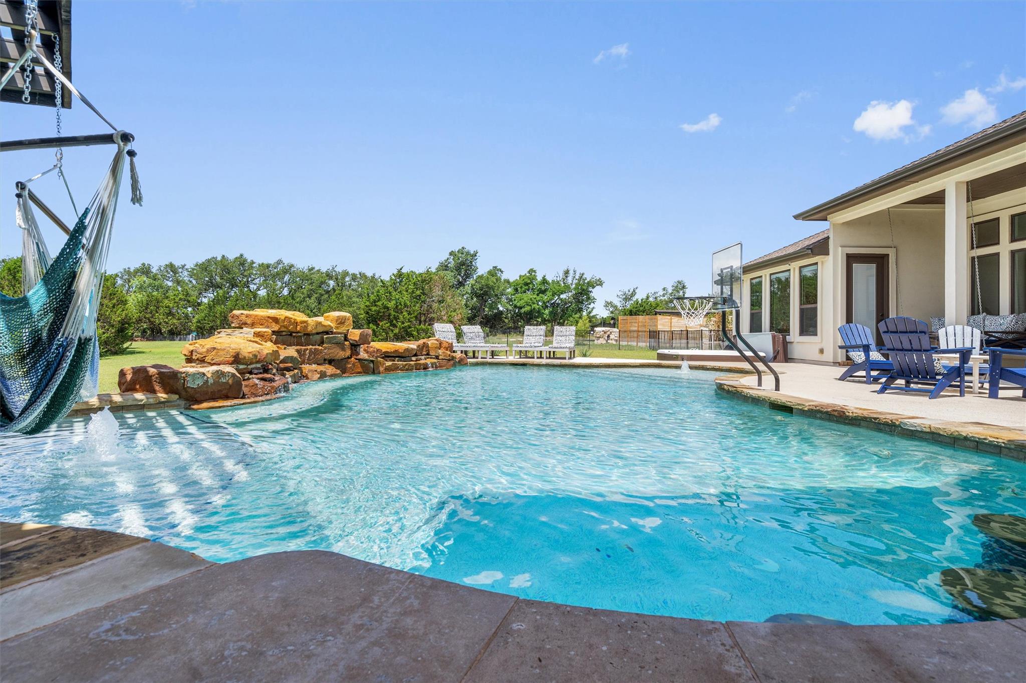 205 Honey Locust Cv, Leander, TX 78641