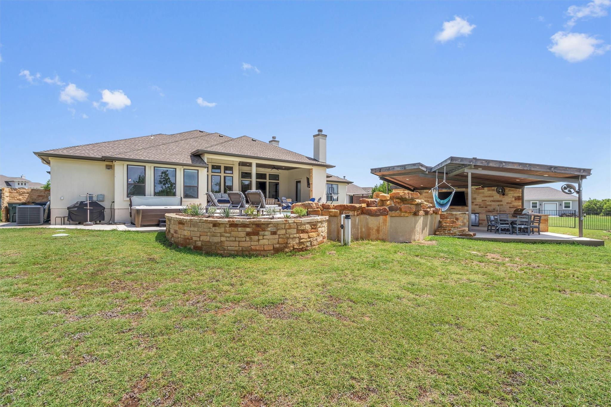 205 Honey Locust Cv, Leander, TX 78641