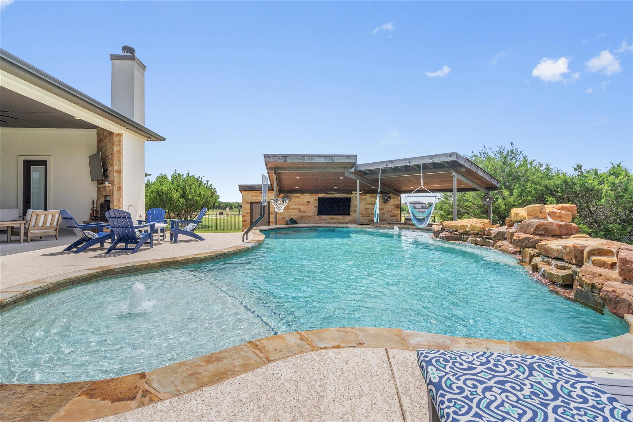 205 Honey Locust Cv, Leander, TX 78641