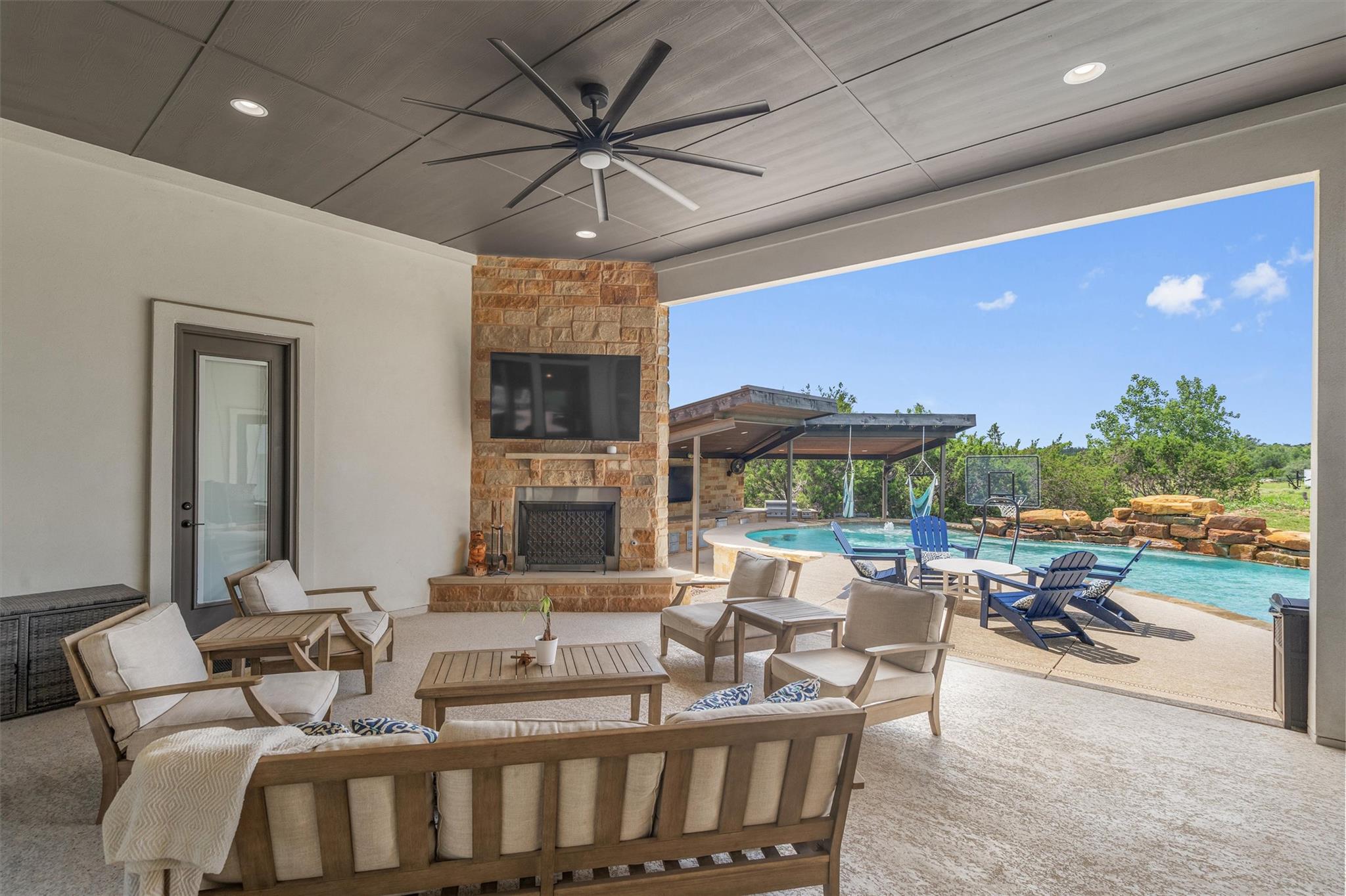 205 Honey Locust Cv, Leander, TX 78641