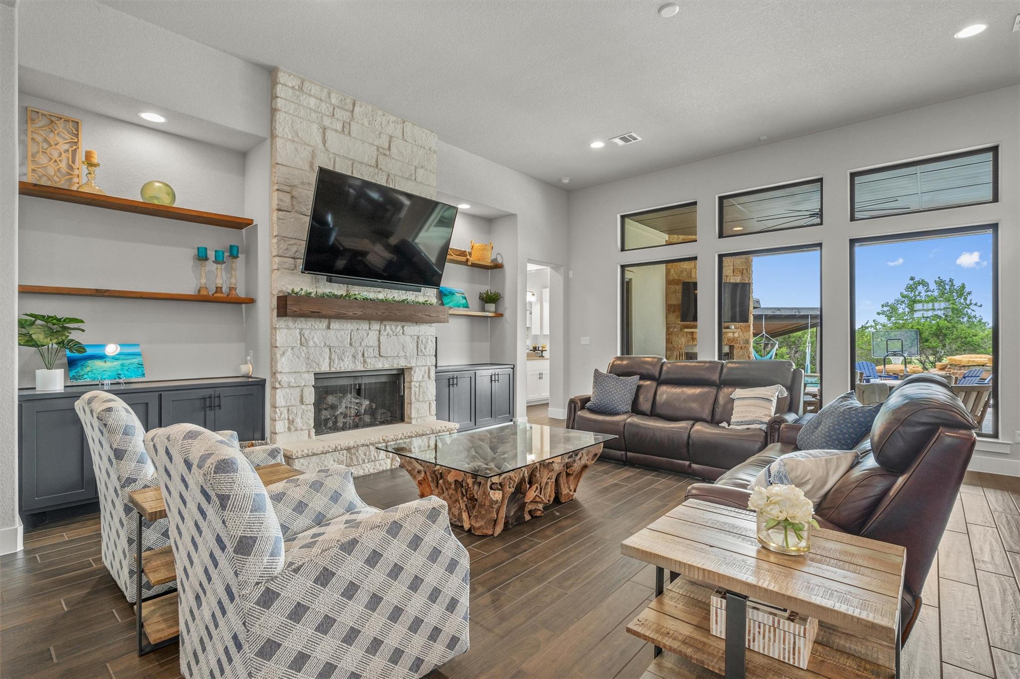 205 Honey Locust Cv, Leander, TX 78641