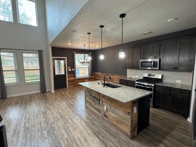 122 Sangaree Dr, Buda, TX 78610