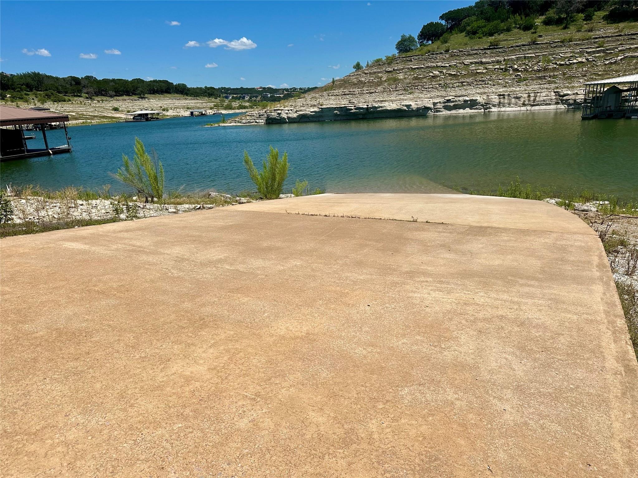 105 N Angel Light Dr, Spicewood, TX 78669